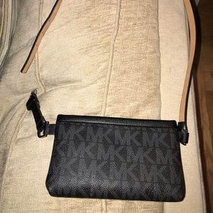 Michael kors belt wallet